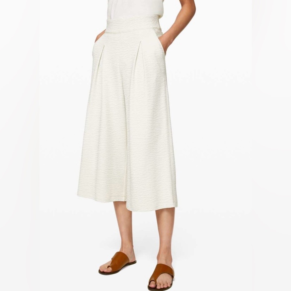 Lululemon Can You Feel The Pleat Crop Light Ivory Size 4
